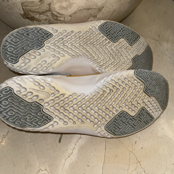 Nike Renew Sneakers - Picture 7 of 10